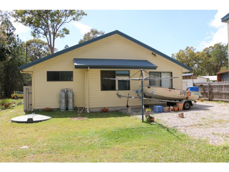 15 Kevin Street, Macleay Island QLD 4184