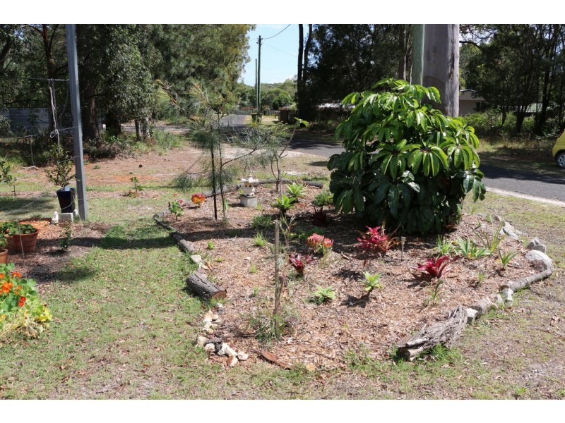 15 Kevin Street, Macleay Island QLD 4184