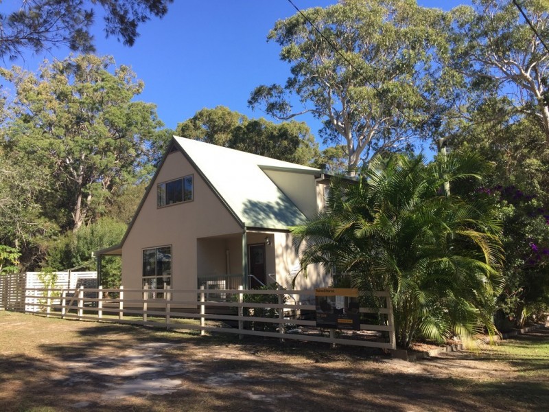 24 Orana Street, Macleay Island QLD 4184