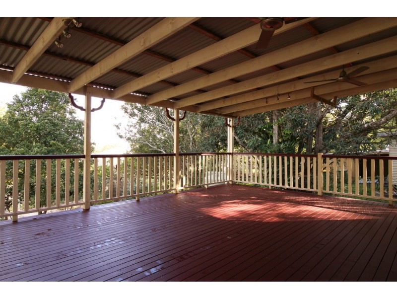 45 High Central Road, Macleay Island QLD 4184