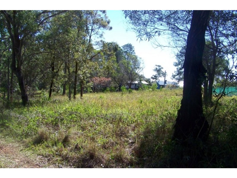 9 PARANKA STREET, Lamb Island QLD 4184