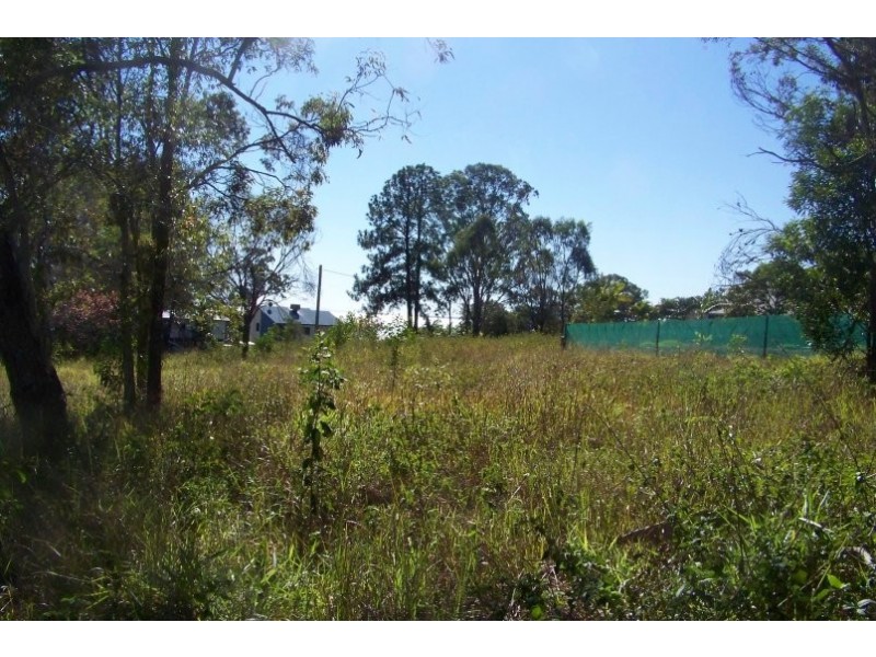 9 PARANKA STREET, Lamb Island QLD 4184