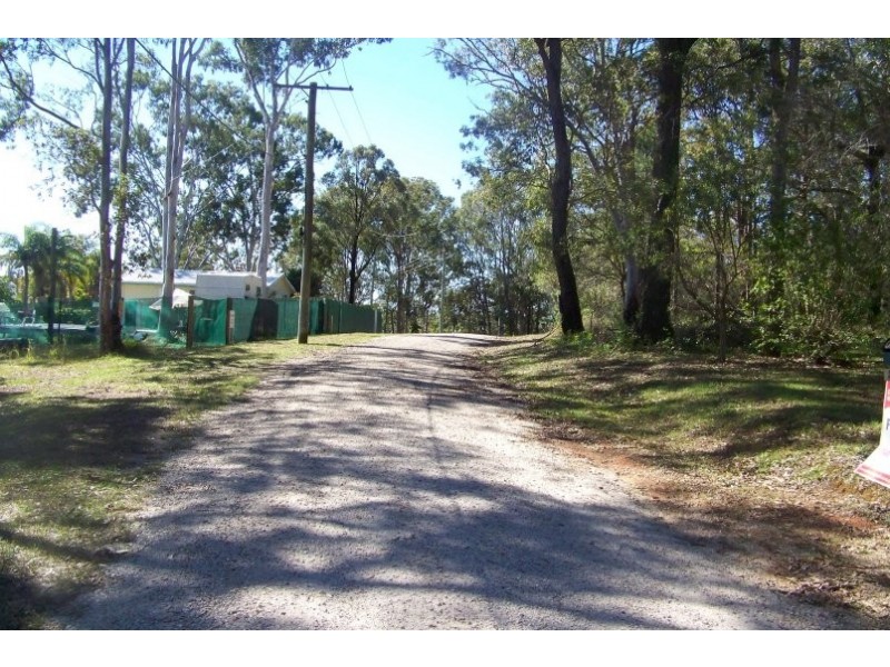 9 PARANKA STREET, Lamb Island QLD 4184