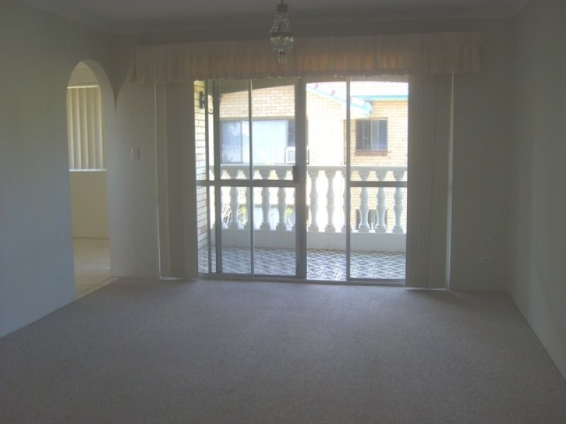 9/216 Marine Parade, Labrador QLD 4215