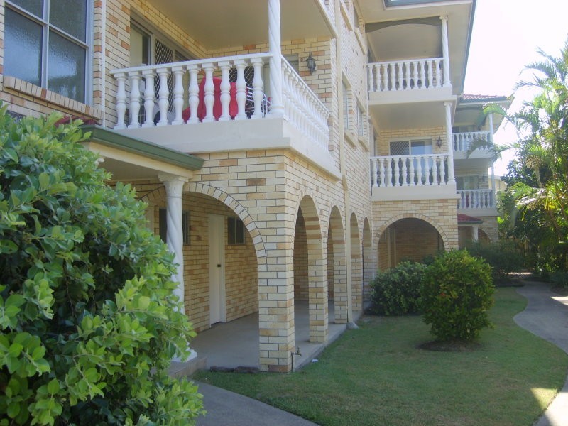 9/216 Marine Parade, Labrador QLD 4215