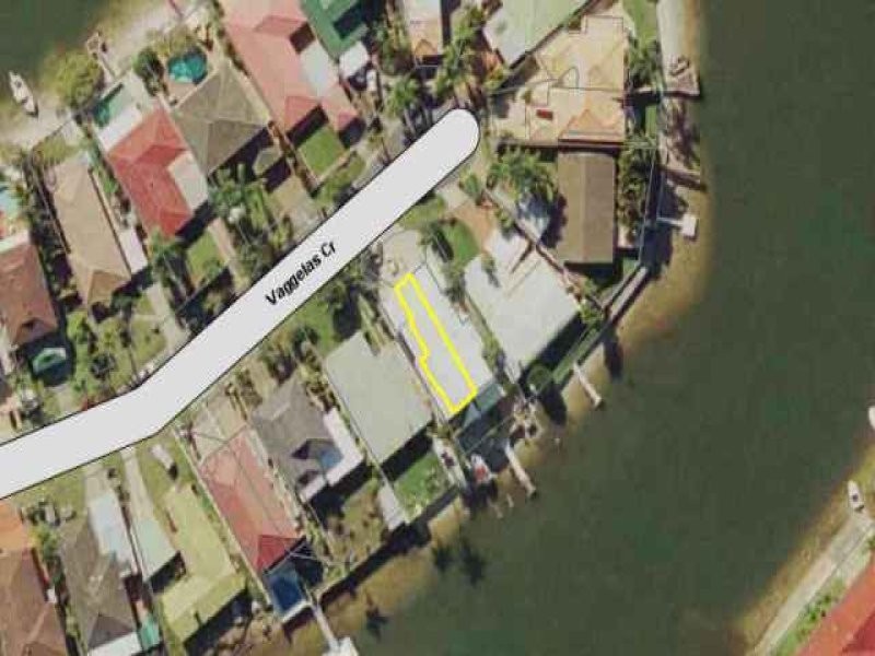 2/42 Vaggelas Crescent, Biggera Waters QLD 4216