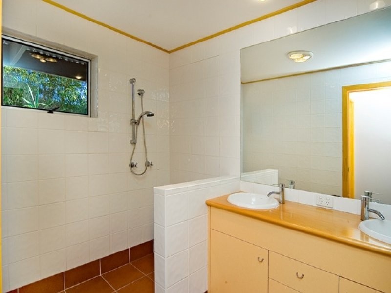 1 Elaine Street, Southport QLD 4215