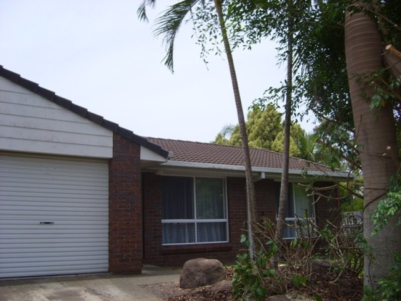 16 Cassandra Crescent, Labrador QLD 4215