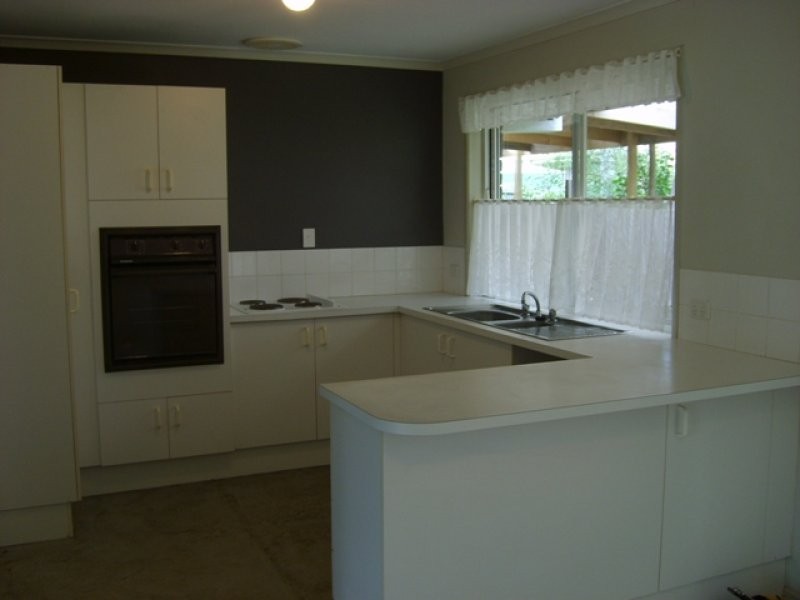 16 Cassandra Crescent, Labrador QLD 4215