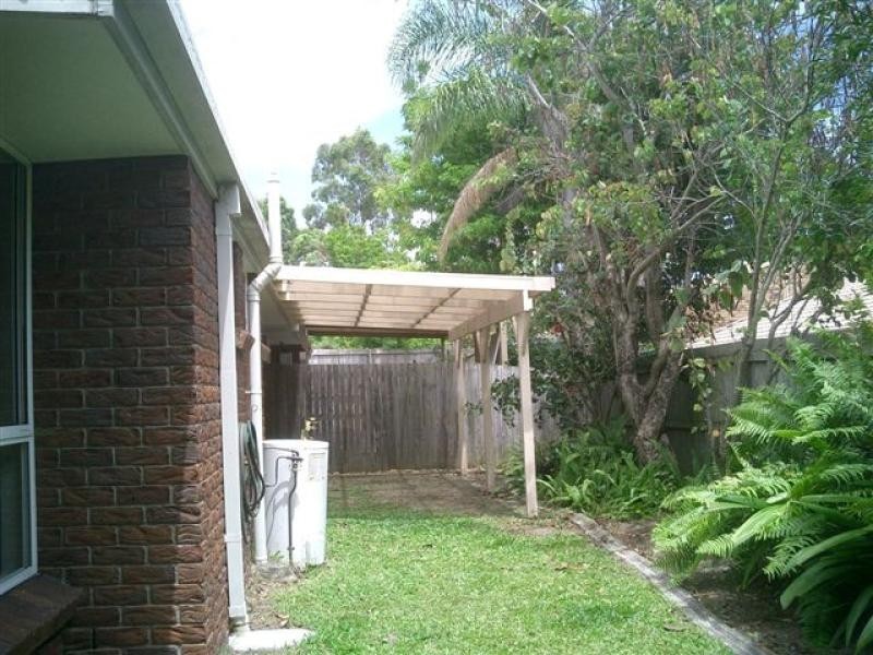 16 Cassandra Crescent, Labrador QLD 4215