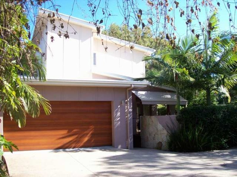 6 Ahern Street, Labrador QLD 4215