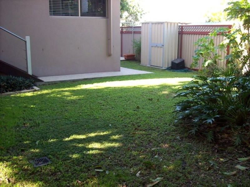 6 Ahern Street, Labrador QLD 4215