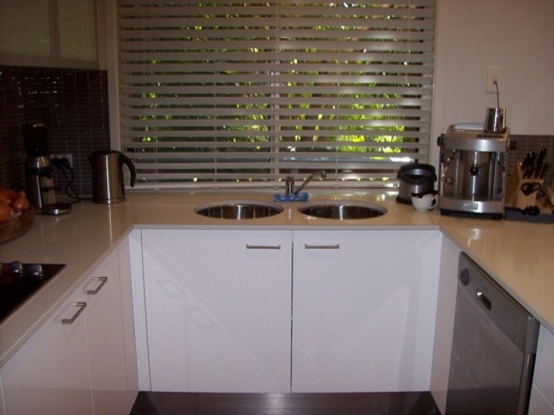 6 Ahern Street, Labrador QLD 4215