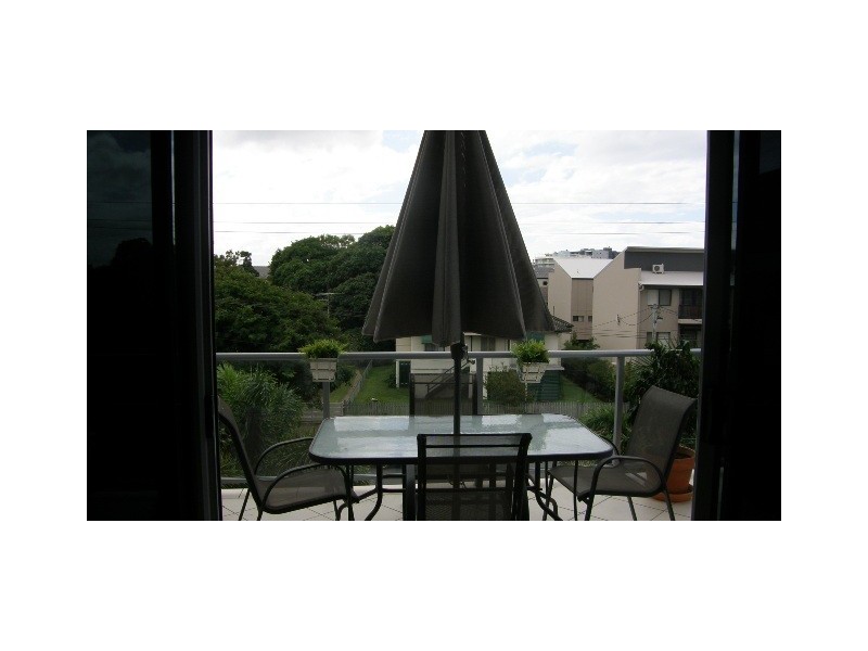 6/28 Parker Street, Labrador QLD 4215