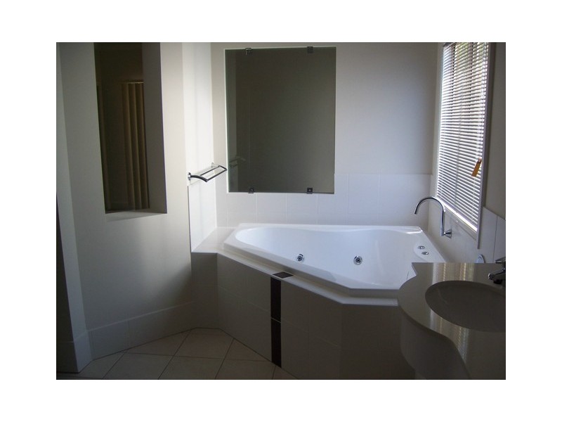 Pacific Pines QLD 4211