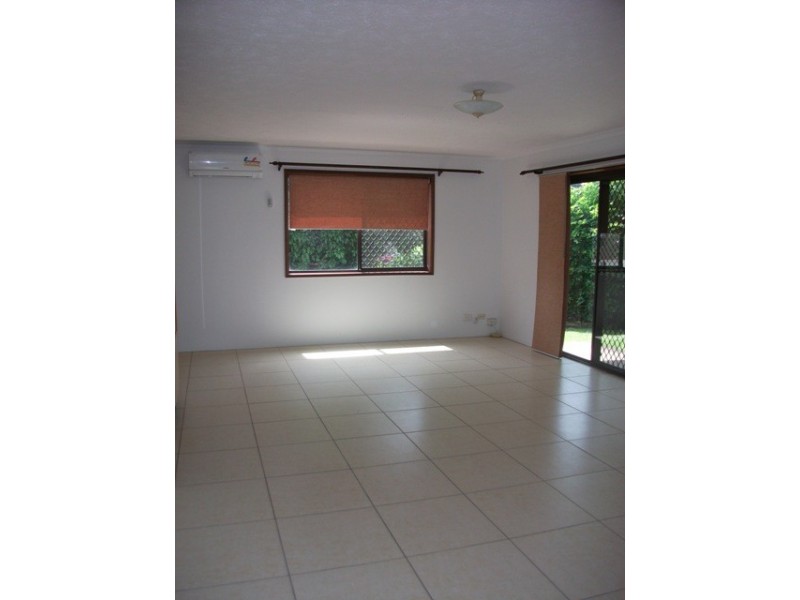 2/20 Bright Avenue, Labrador QLD 4215