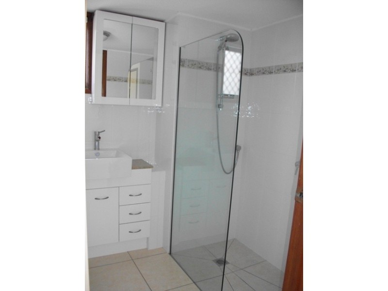 2/20 Bright Avenue, Labrador QLD 4215