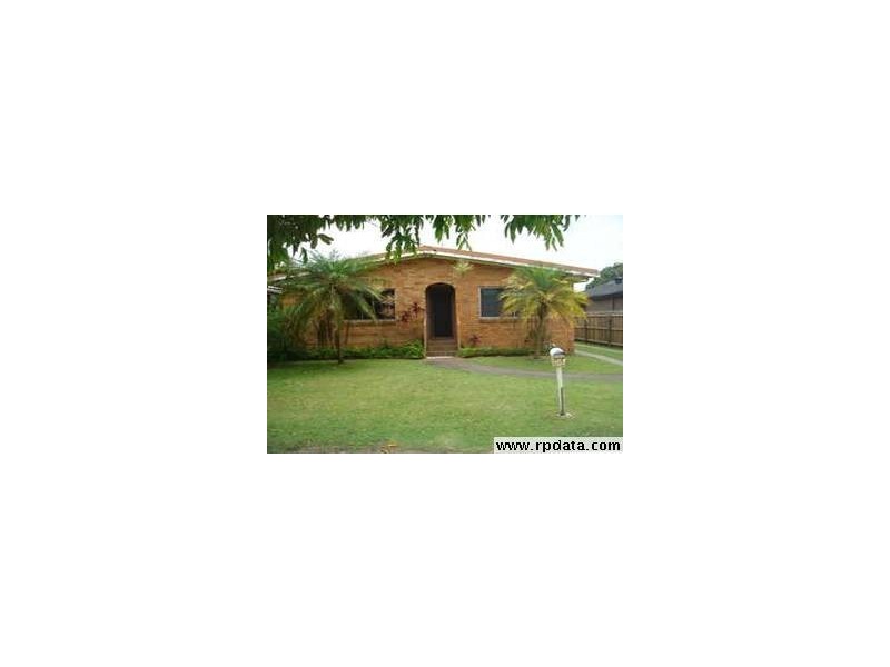 18 Reynolds Avenue, Labrador QLD 4215