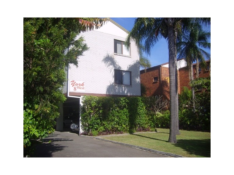 6/8 Baker Street, Labrador QLD 4215