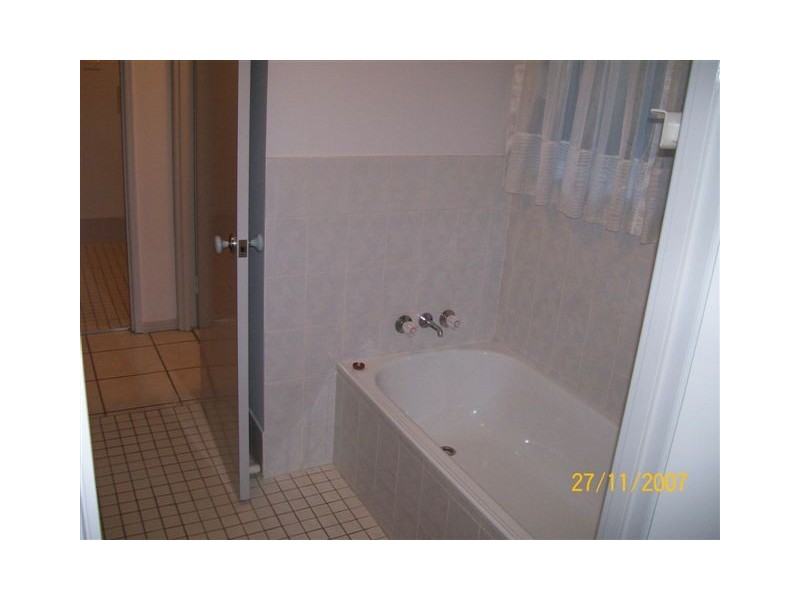 1 Brookside Road, Labrador QLD 4215