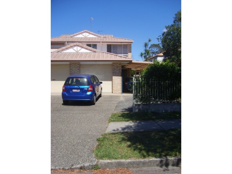 2/36 Robert Street, Labrador QLD 4215