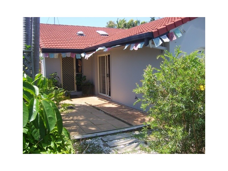 2/197 Central Street, Labrador QLD 4215