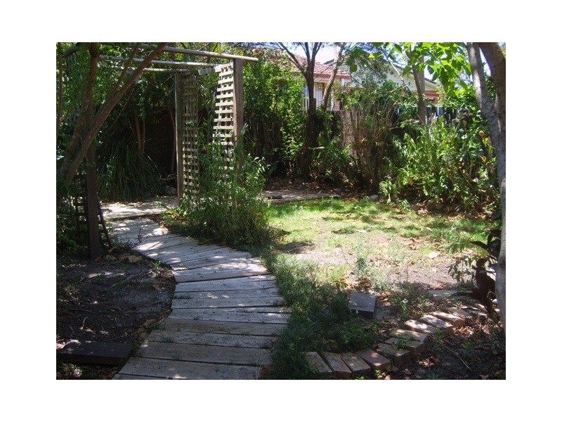 2/197 Central Street, Labrador QLD 4215