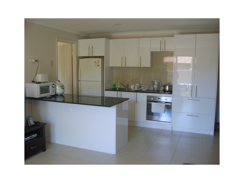 1/4 Senate Street, Labrador QLD 4215