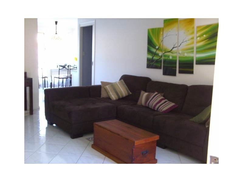 1/5 Pamela Court, Labrador QLD 4215