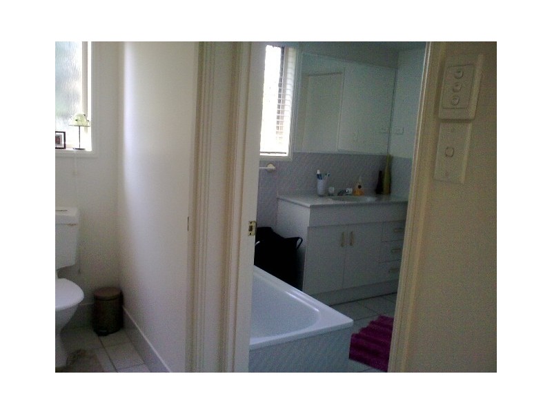 1/5 Pamela Court, Labrador QLD 4215