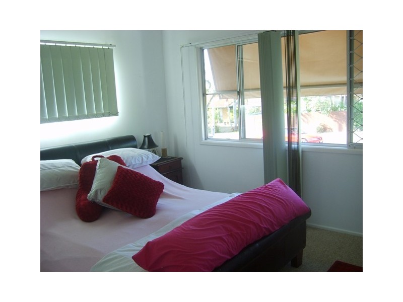 2 Beitz Avenue, Labrador QLD 4215