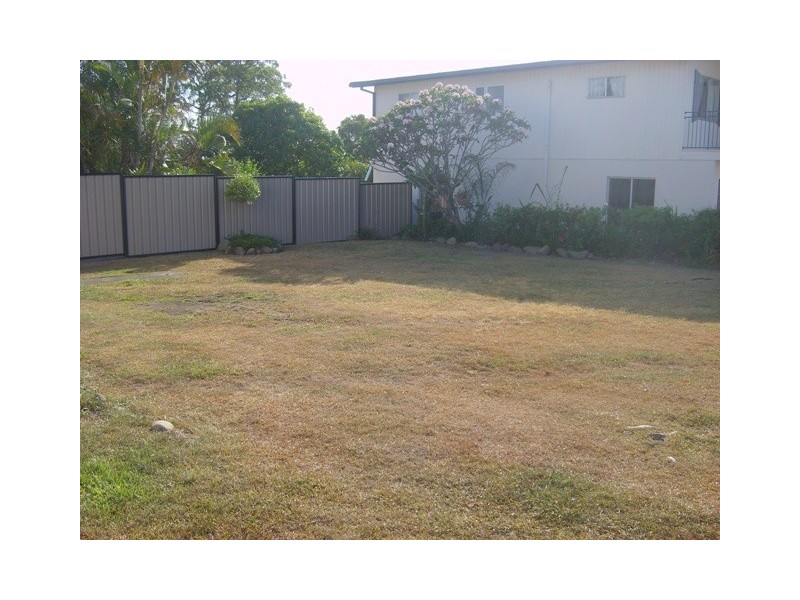 2 Beitz Avenue, Labrador QLD 4215