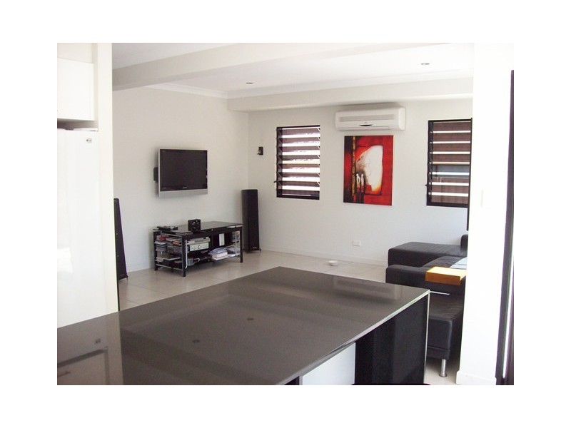 1/40 Bayview Street, Runaway Bay QLD 4216