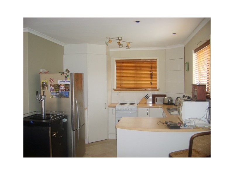 17 Huth Street, Labrador QLD 4215