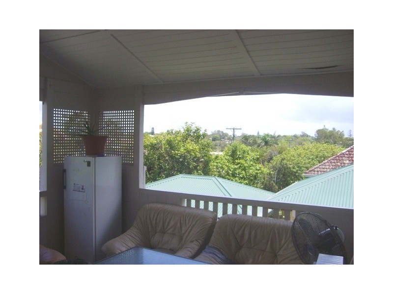 17 Ernest Street, Labrador QLD 4215