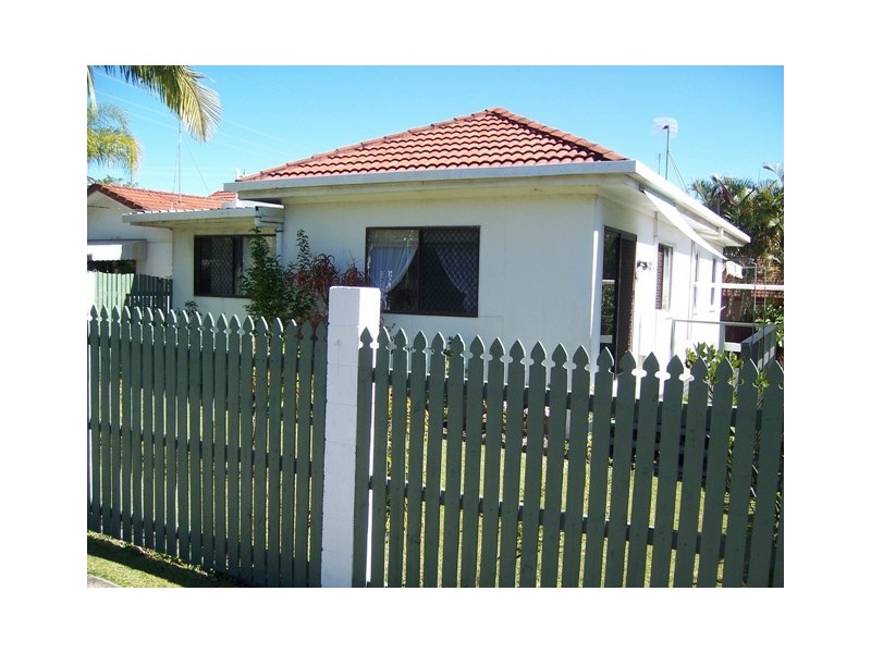 1/4 Billington Street, Labrador QLD 4215