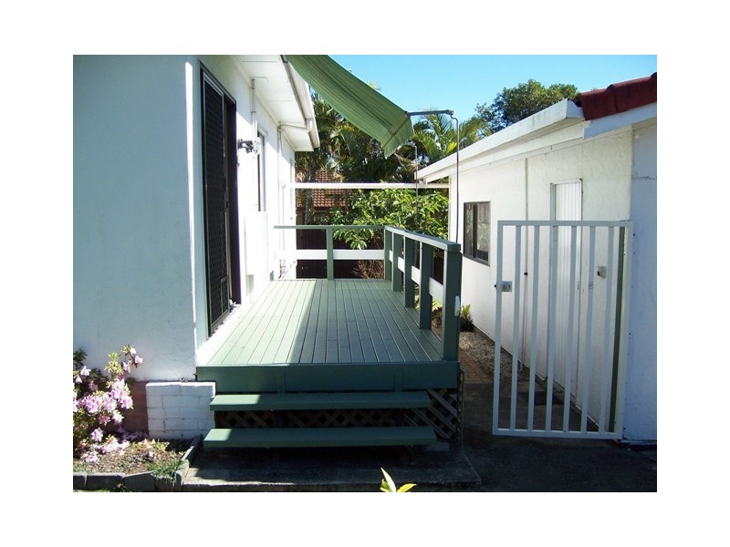 1/4 Billington Street, Labrador QLD 4215