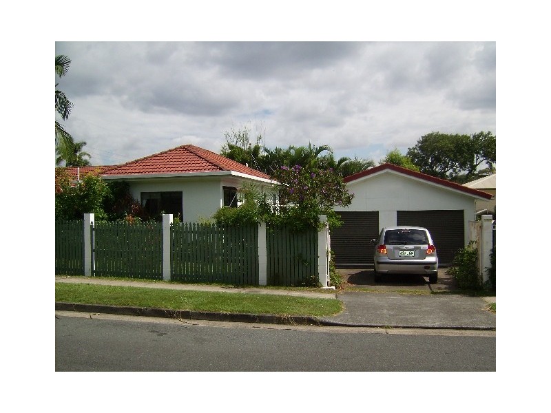 1/4 Billington Street, Labrador QLD 4215