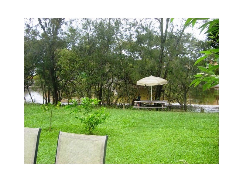 20 Huth Street, Labrador QLD 4215