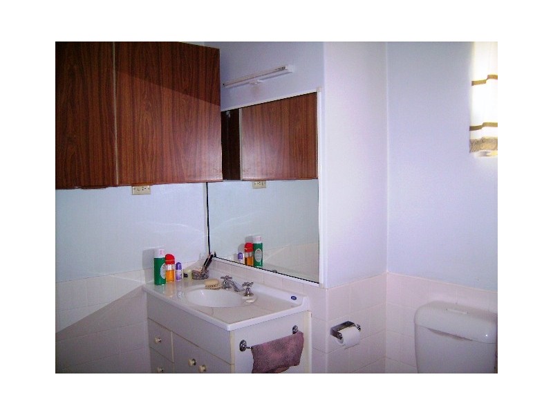 224 Marine Parade (Kimbar), Labrador QLD 4215