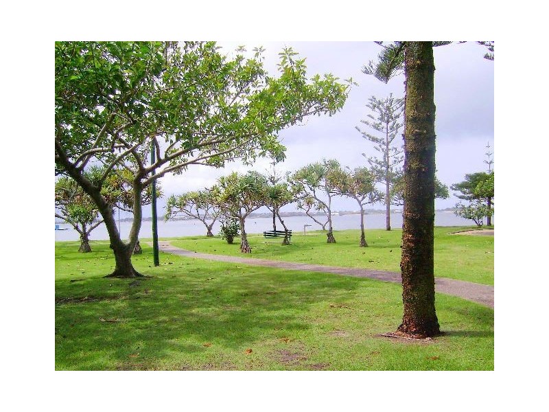 224 Marine Parade (Kimbar), Labrador QLD 4215