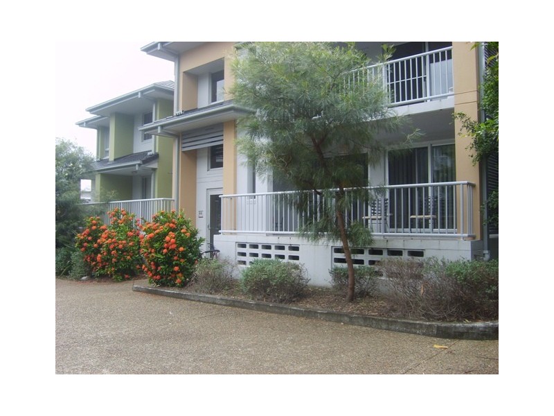 22 Oleander Avenue, Biggera Waters QLD 4216