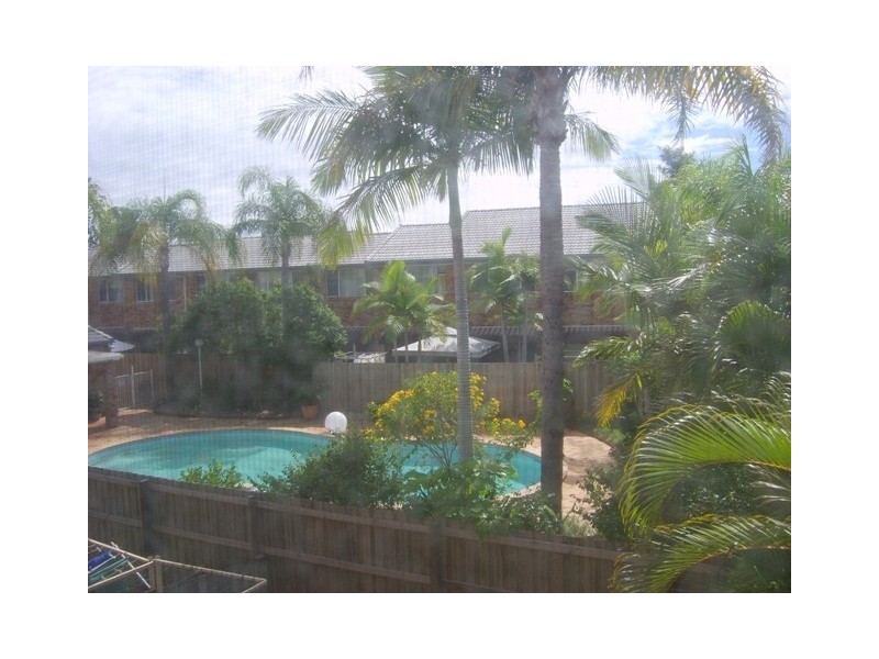 20 Huth Street, Labrador QLD 4215