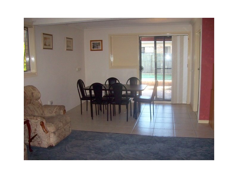 12 Geoff Wolter Drive, Molendinar QLD 4214