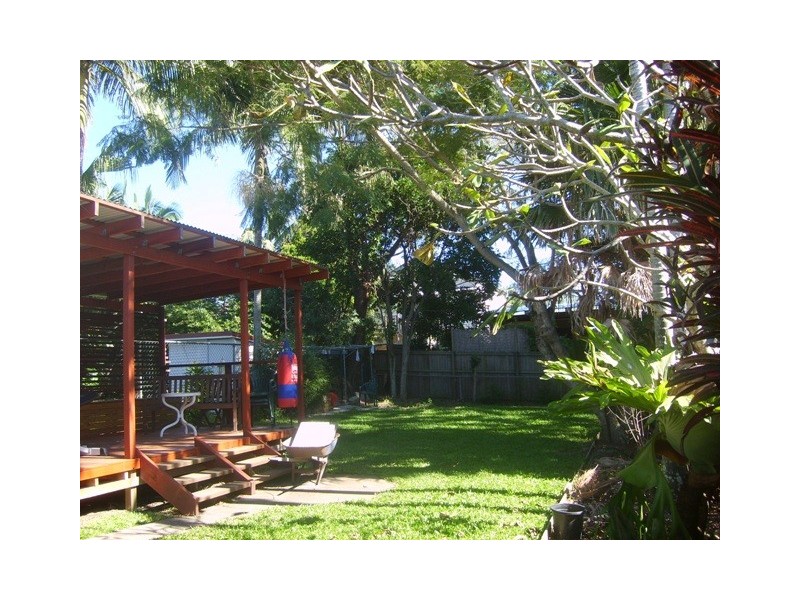 20 Sydney Street, Labrador QLD 4215