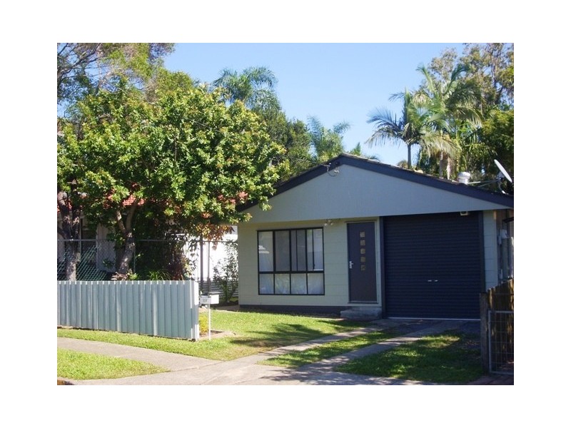20 Sydney Street, Labrador QLD 4215