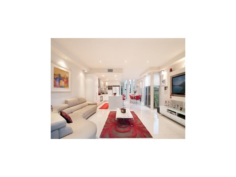 13 Oleander Ave, Biggera Waters QLD 4216