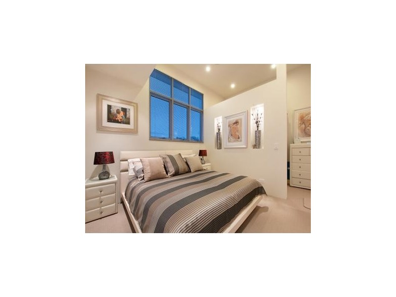 13 Oleander Ave, Biggera Waters QLD 4216