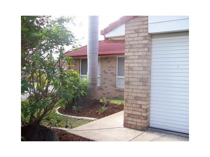 2/69 Usher Avenue, Labrador QLD 4215