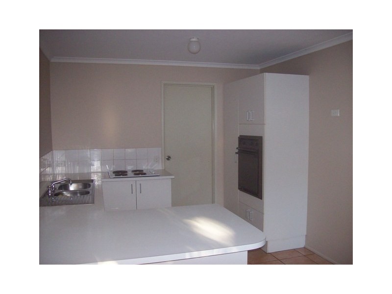 2/69 Usher Avenue, Labrador QLD 4215